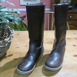 L.L. Bean "Carrabassett" brown leather waterproof 12" insulated boots 8M